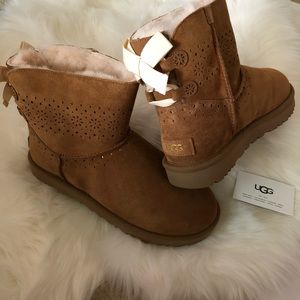 ugg classic sunshine perf